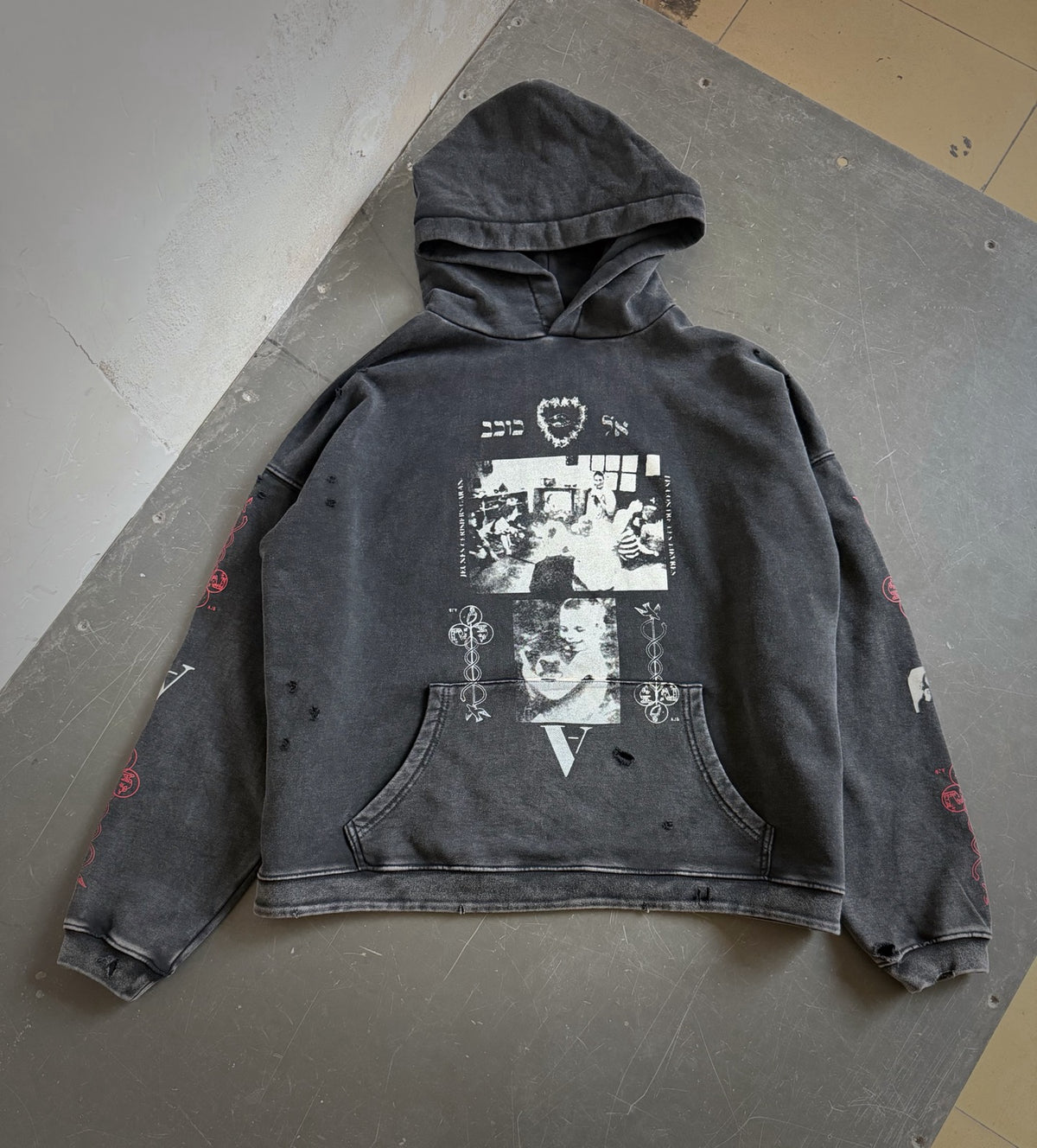 Sweatshirt