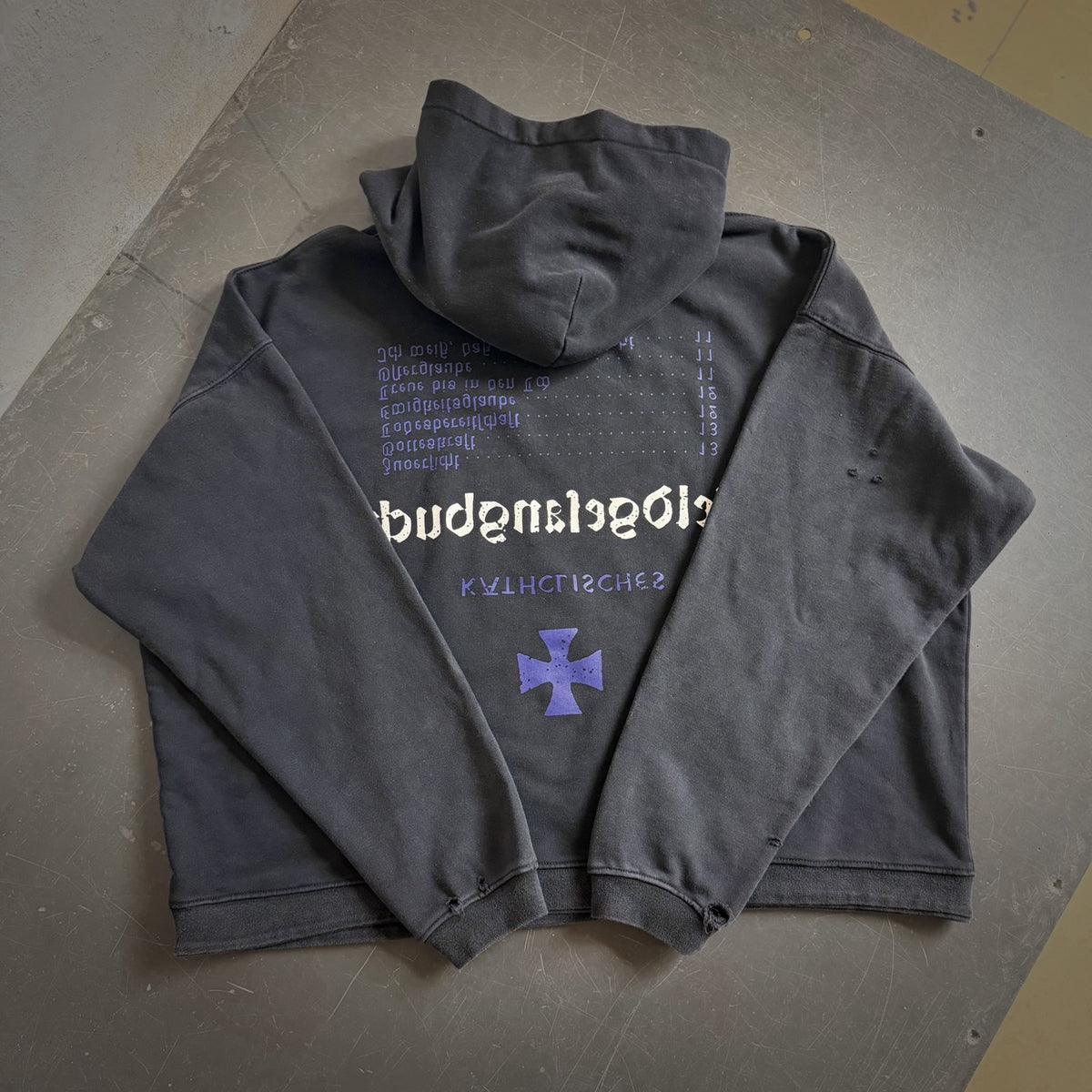 Sweatshirt