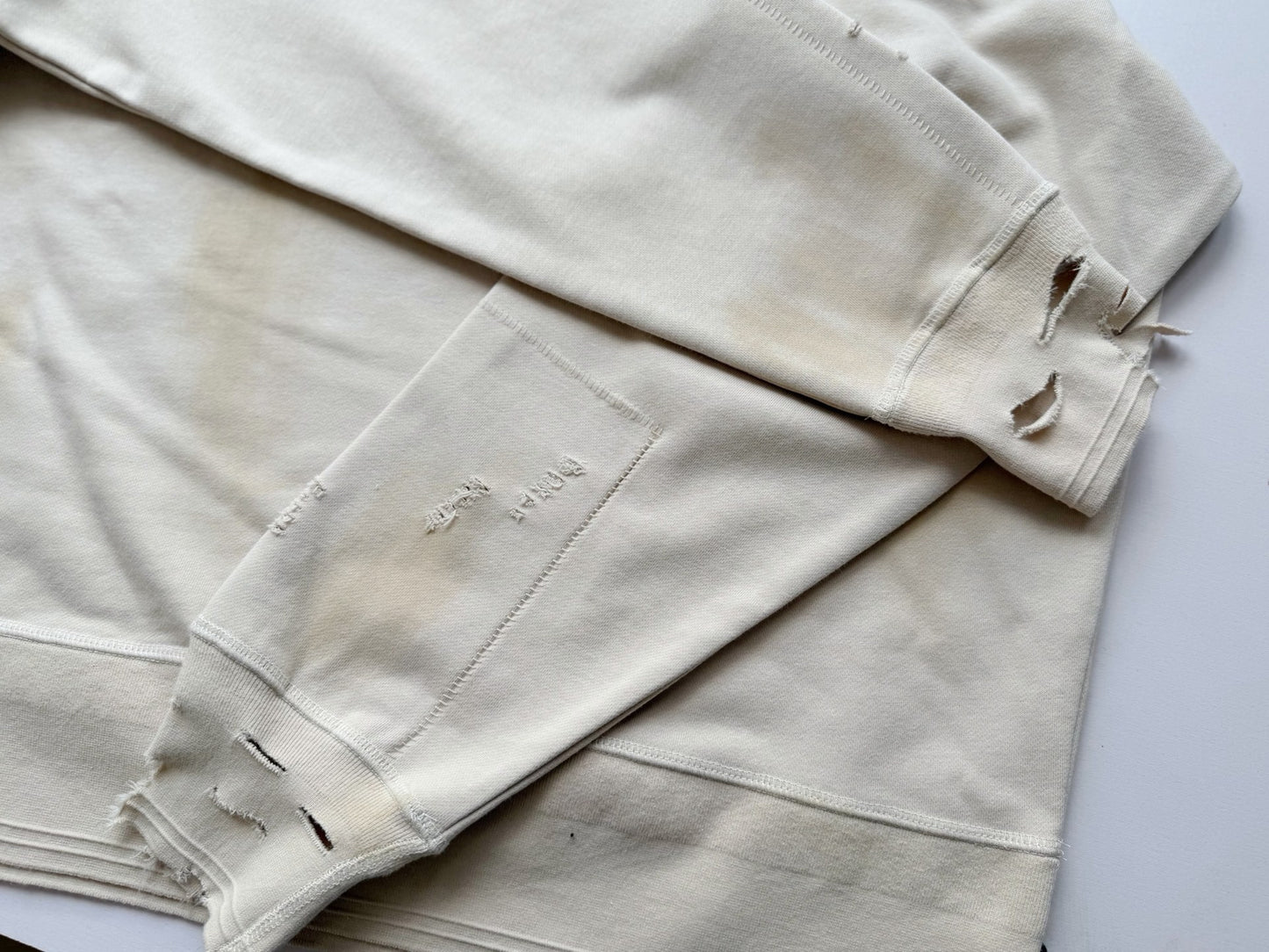 Sweatshirt