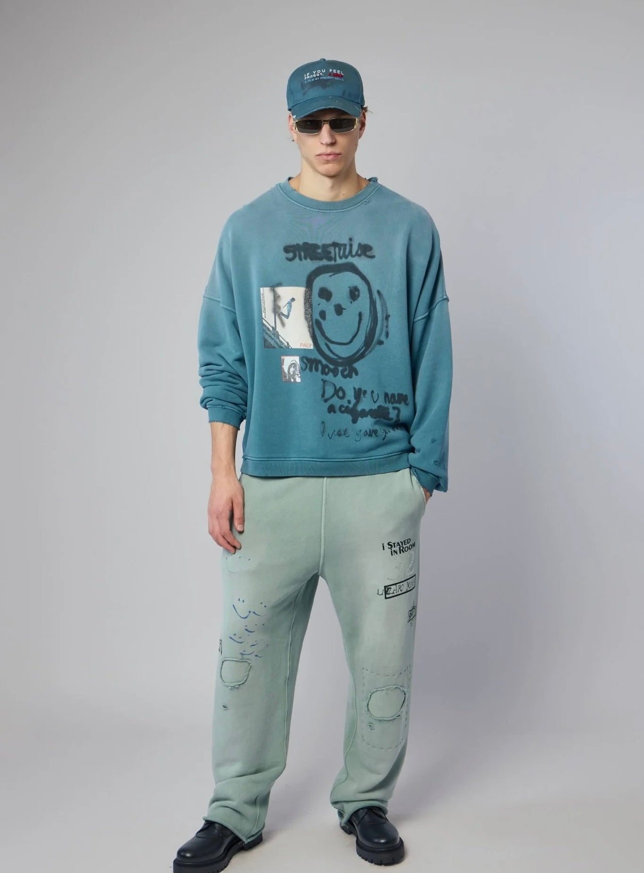 Sweatshirt