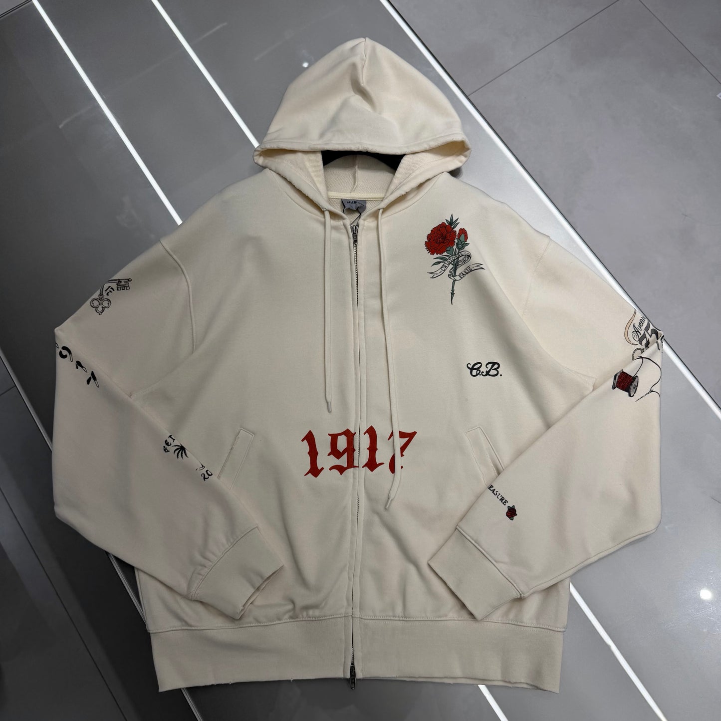 Sweatshirt