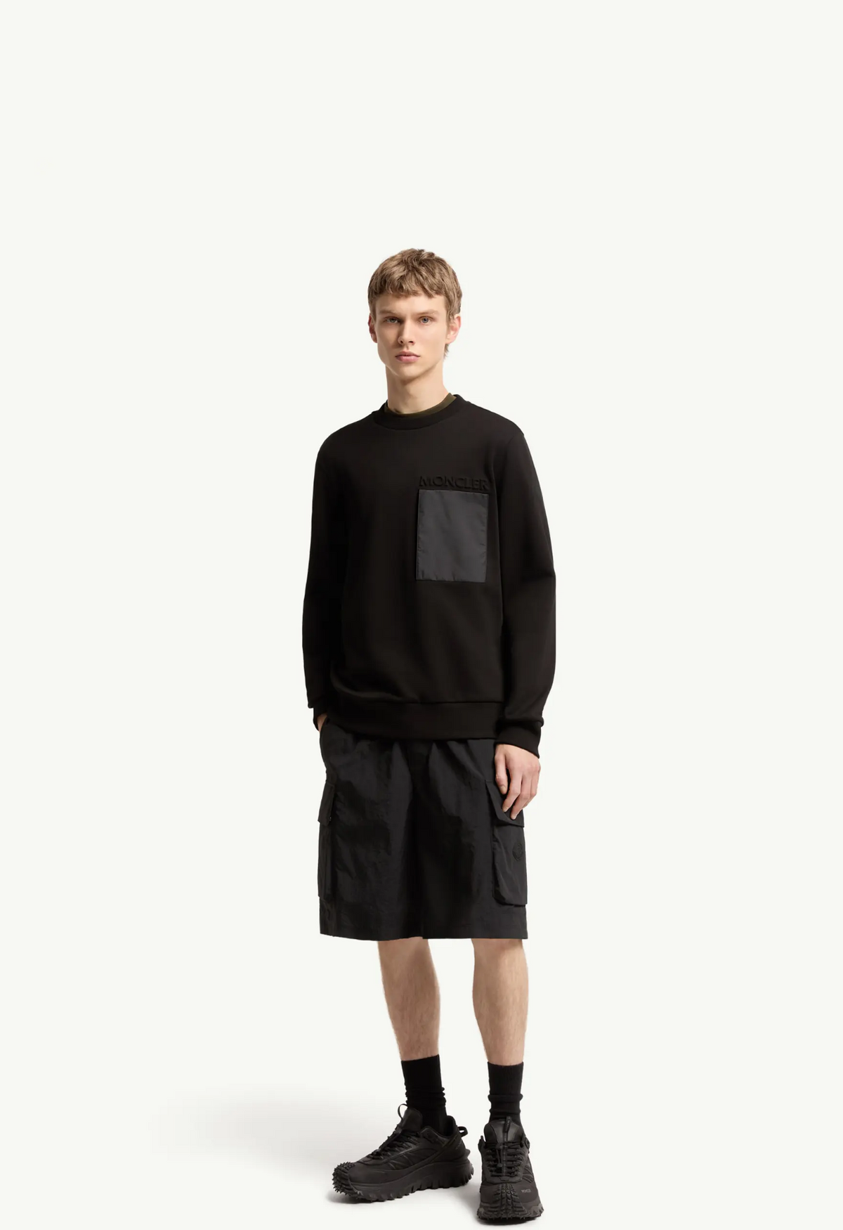 Sweatshirt