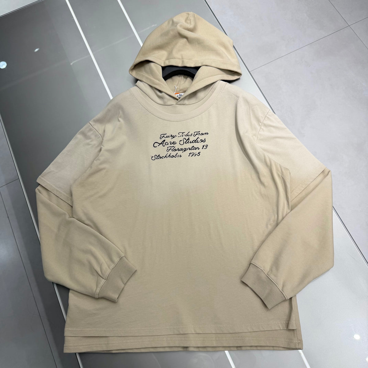 Sweatshirt