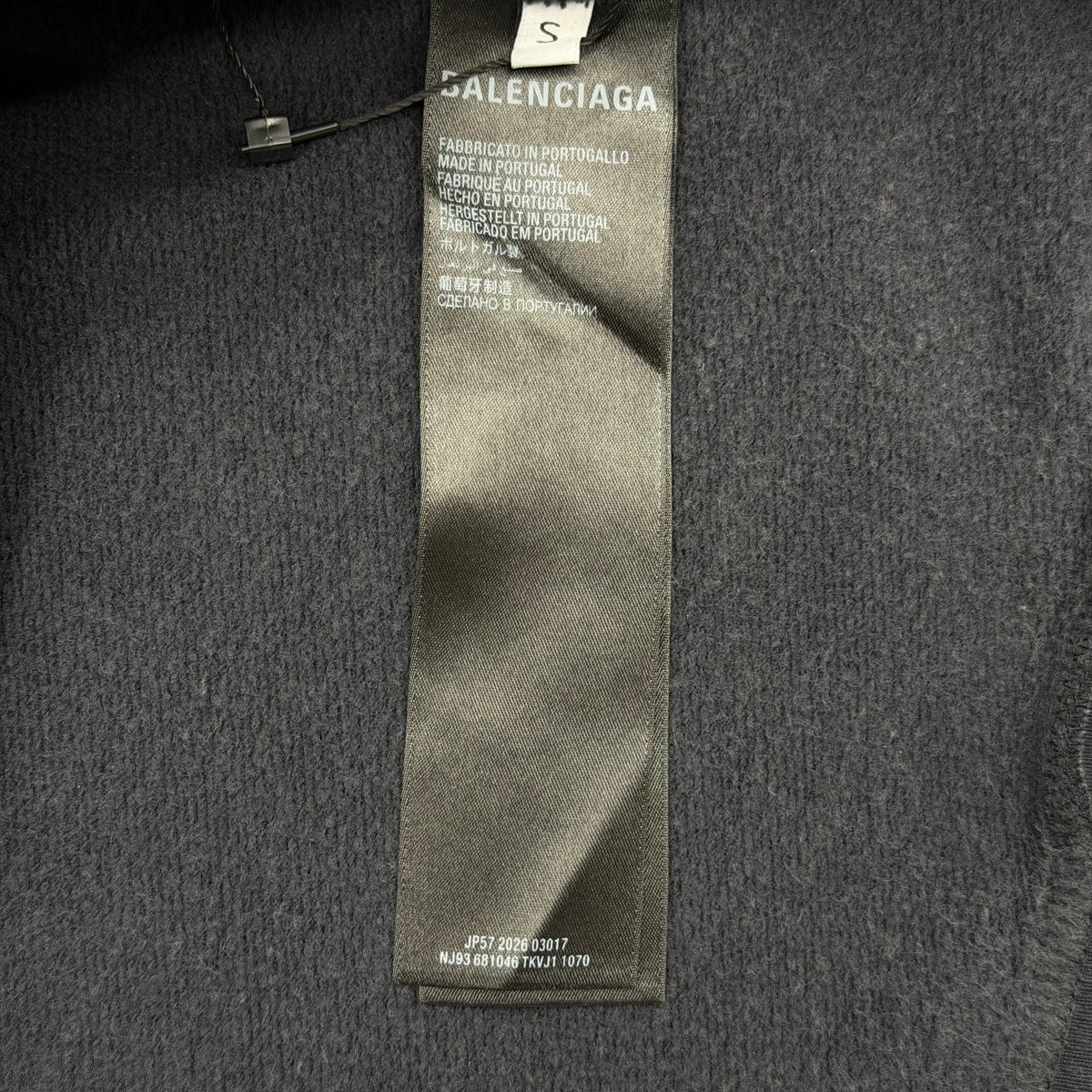 Sweatshirt
