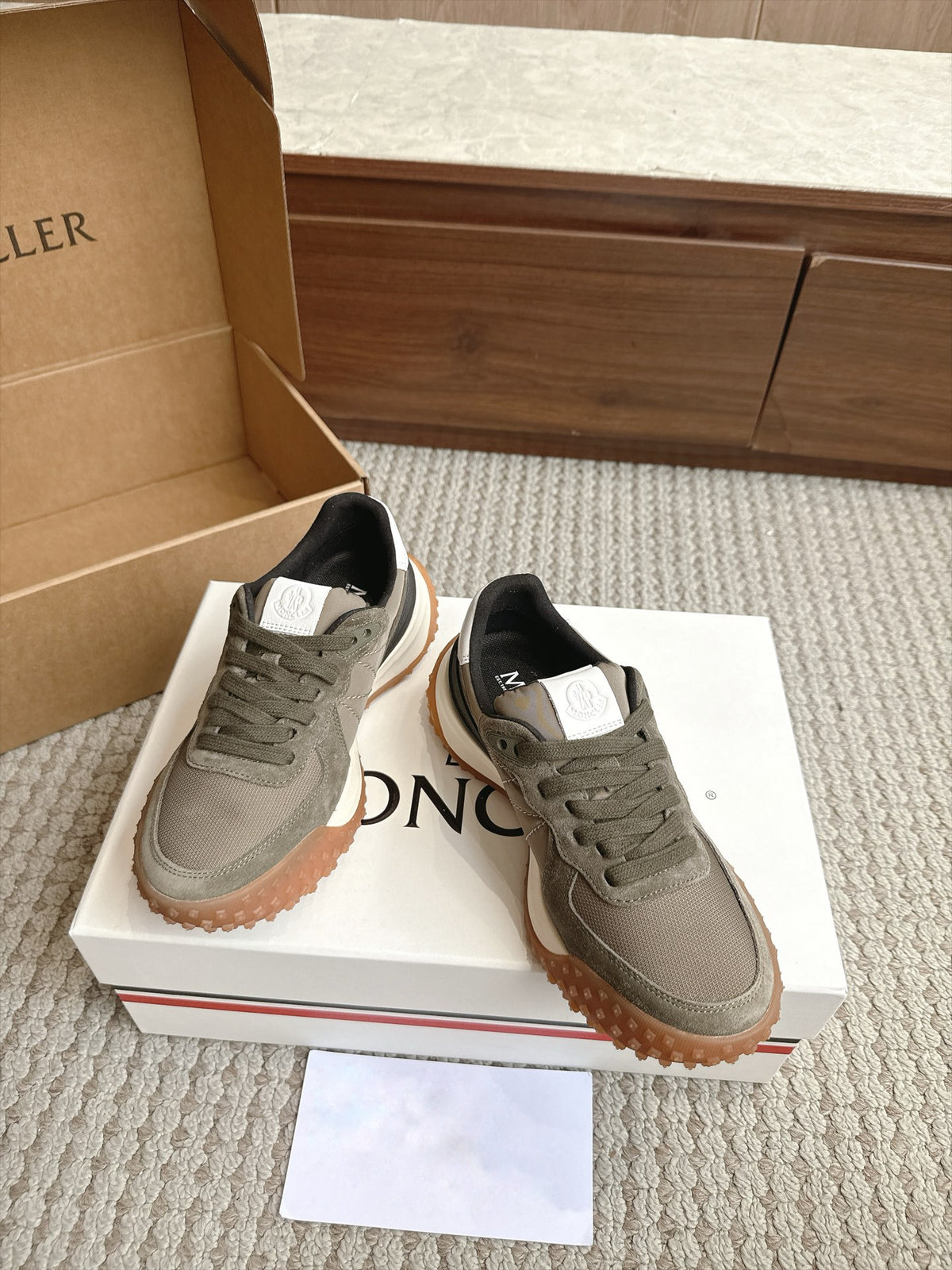 Sneakers