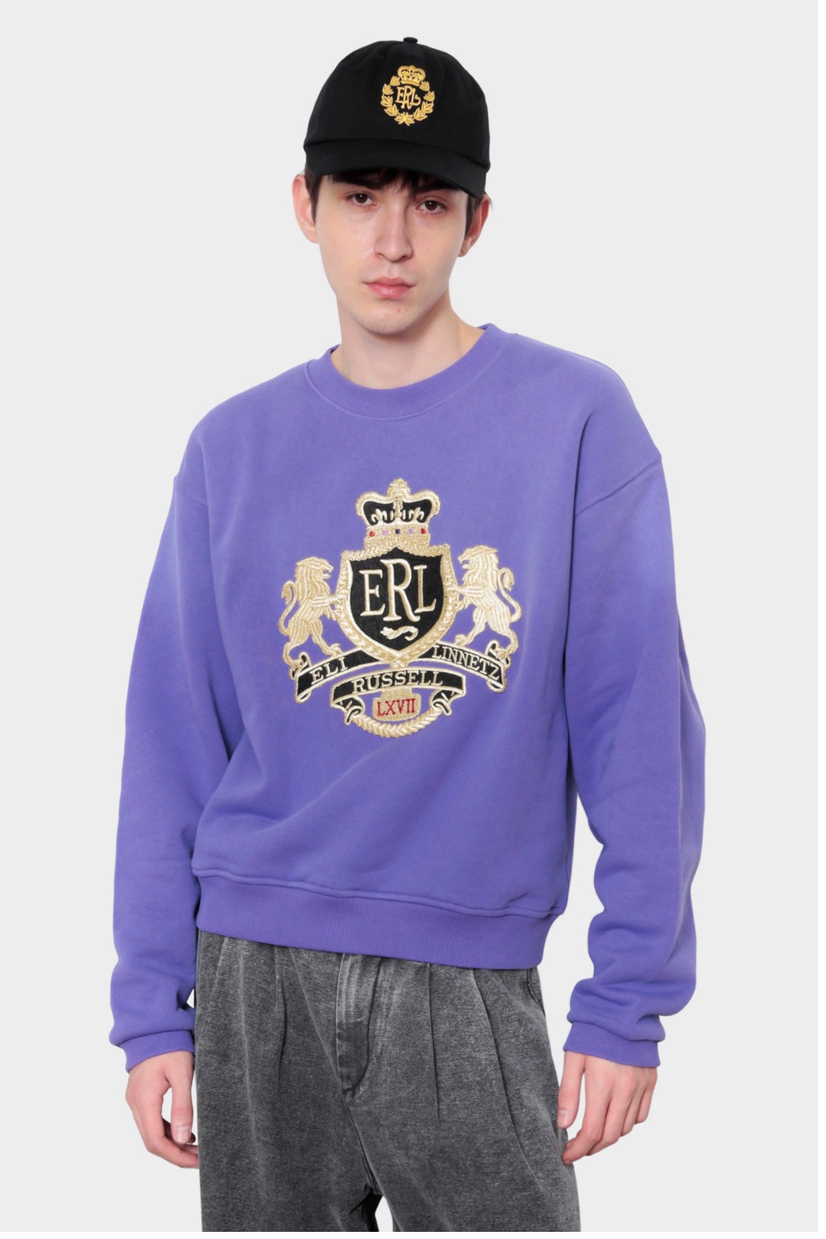Sweatshirt