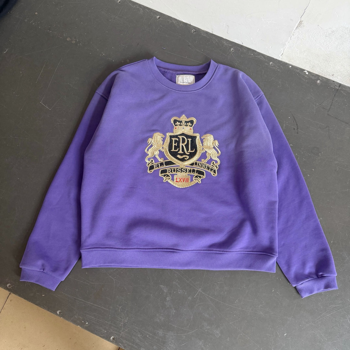 Sweatshirt