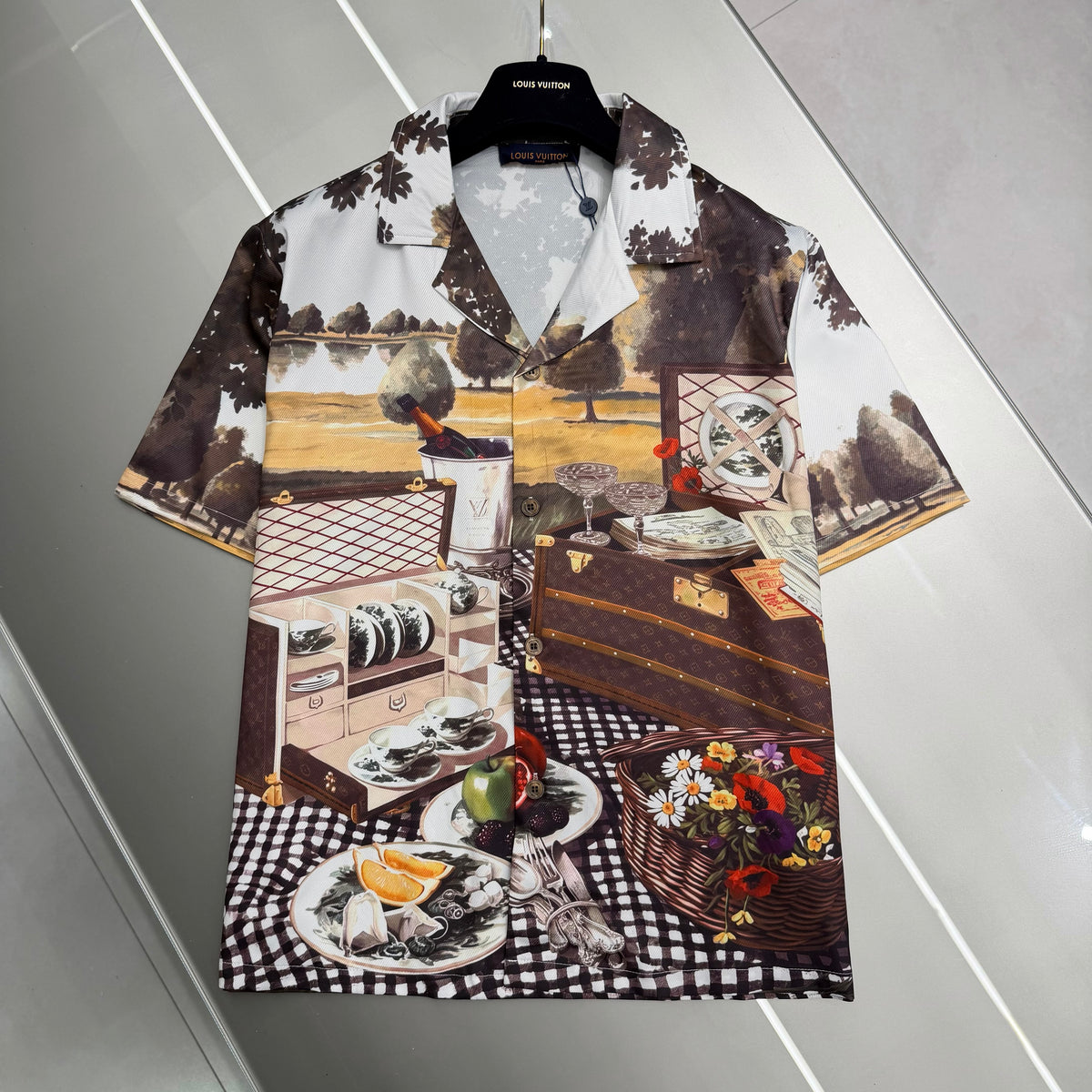 Short sleeve shirt