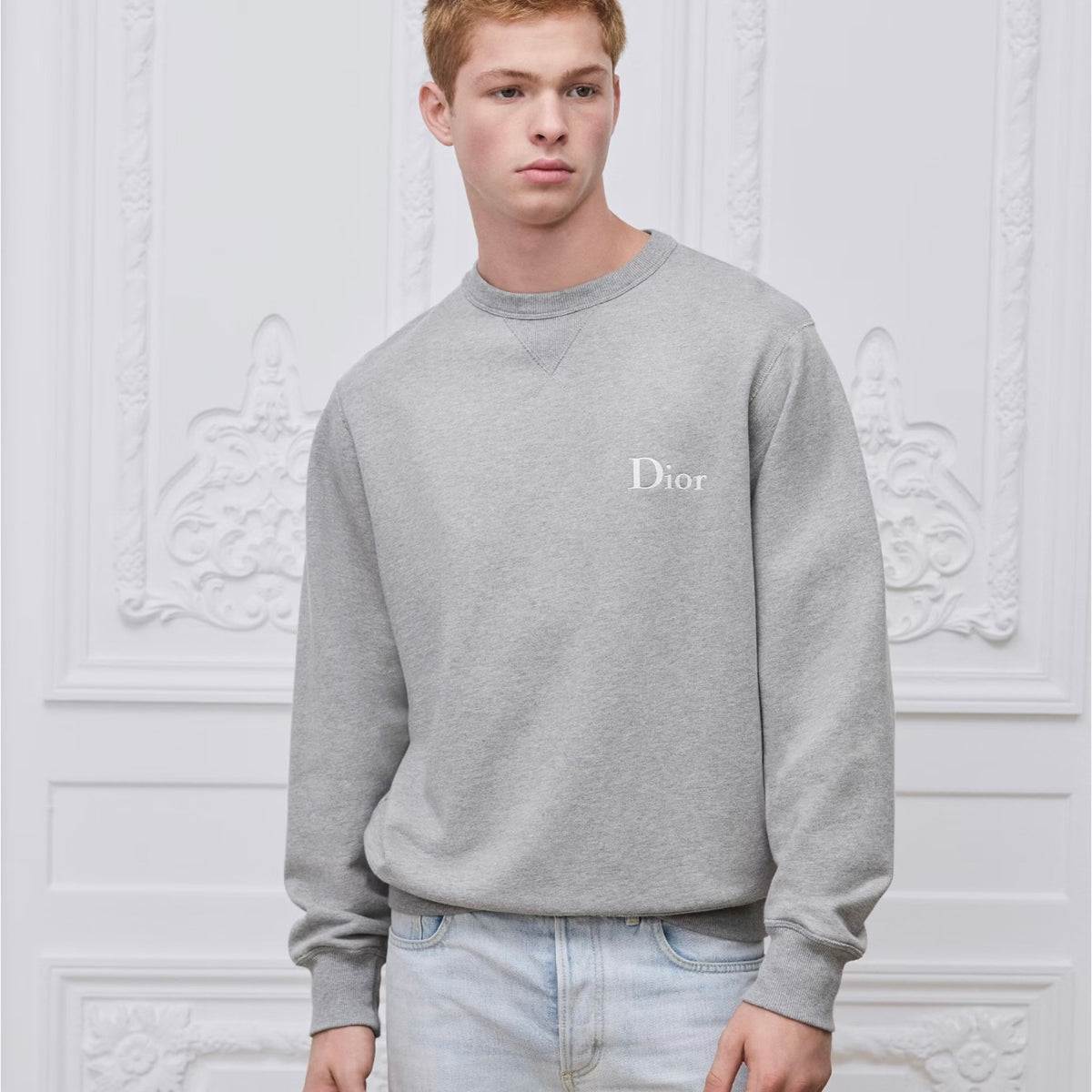 Sweatshirt