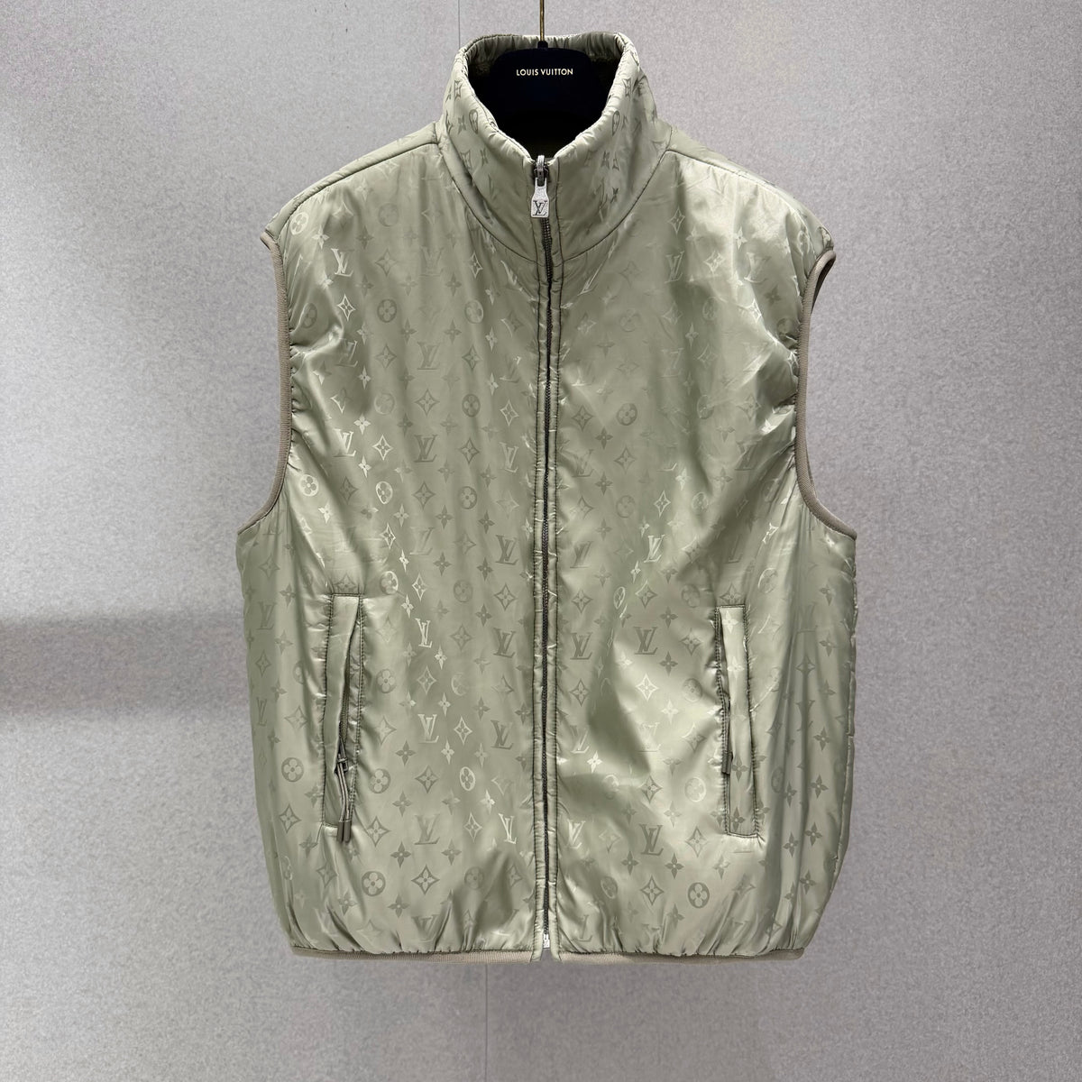 Reversible vest