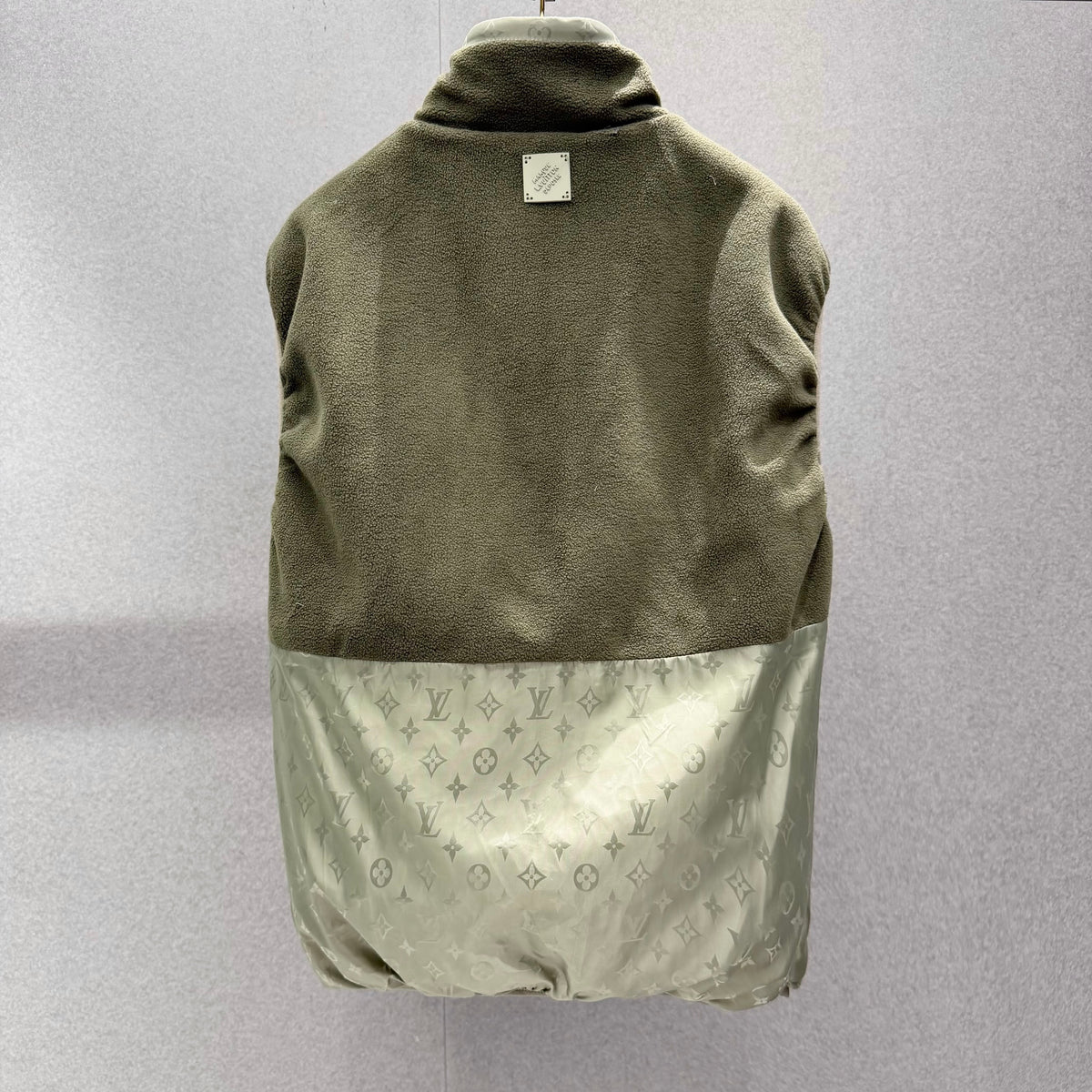 Reversible vest