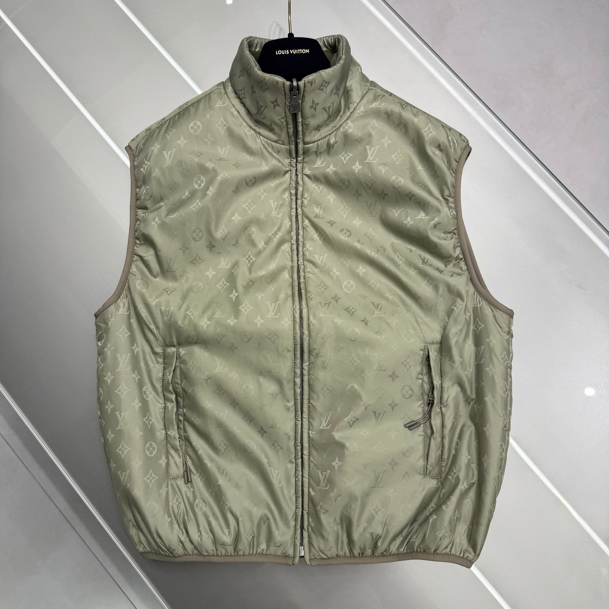 Reversible vest