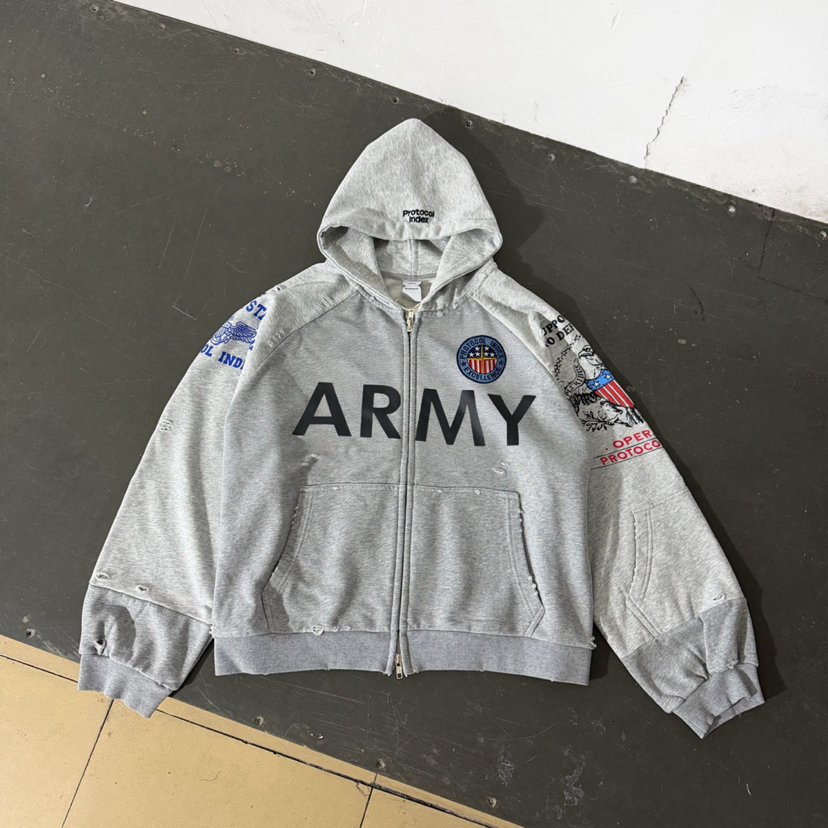 Sweatshirt