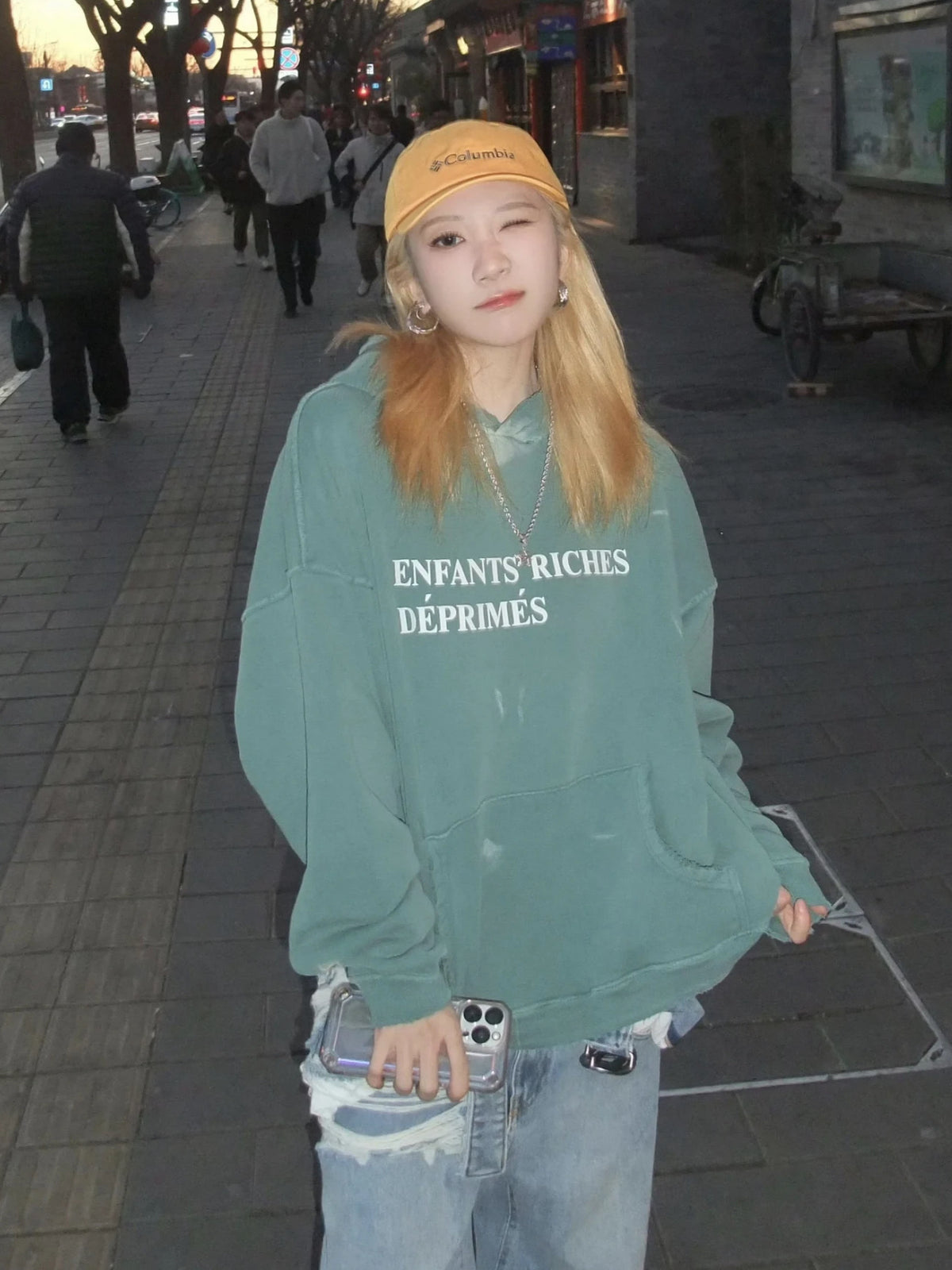 Sweatshirt