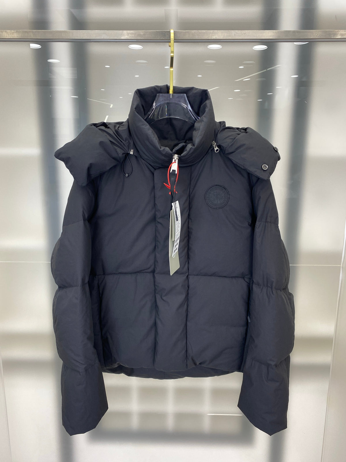 Detachable-Sleeve Down Jacket