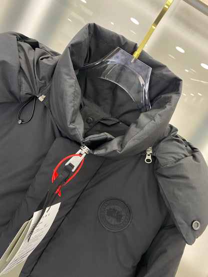 Detachable-Sleeve Down Jacket